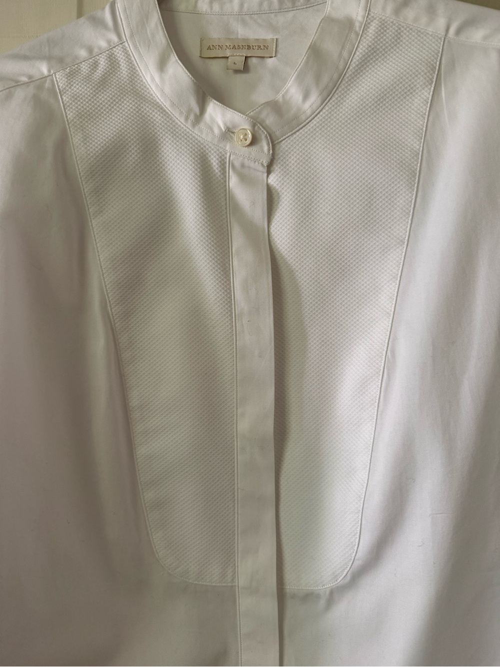 Ann Mashburn Oversized White Mandarin-Collar Shirt - Picture 3 of 10